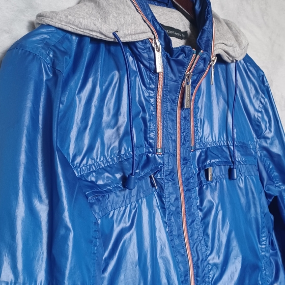Calvin Klein Jean Men's Blue Jacket Size Medium Lightweight Full Zip Hidden Hood - Picture 3 of 10